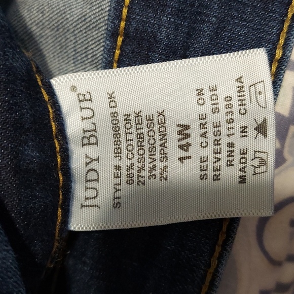 Judy Blue jeans - Picture 4 of 5